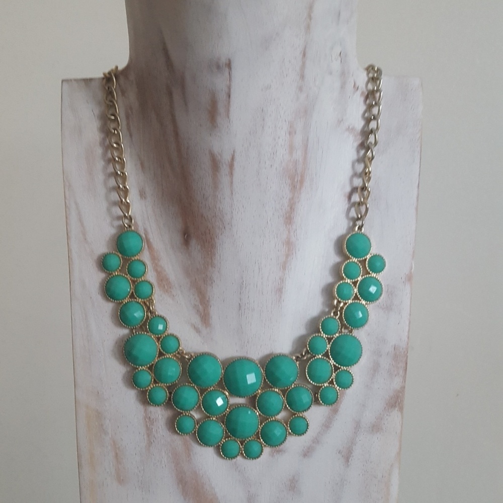Charming Charlie bib style necklace